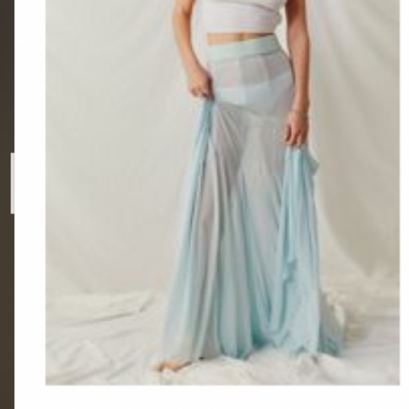 Free People Intimately Godet Girl Light Blue (Sea Washed) Mesh 1/2 Slip - Picture 2 of 6